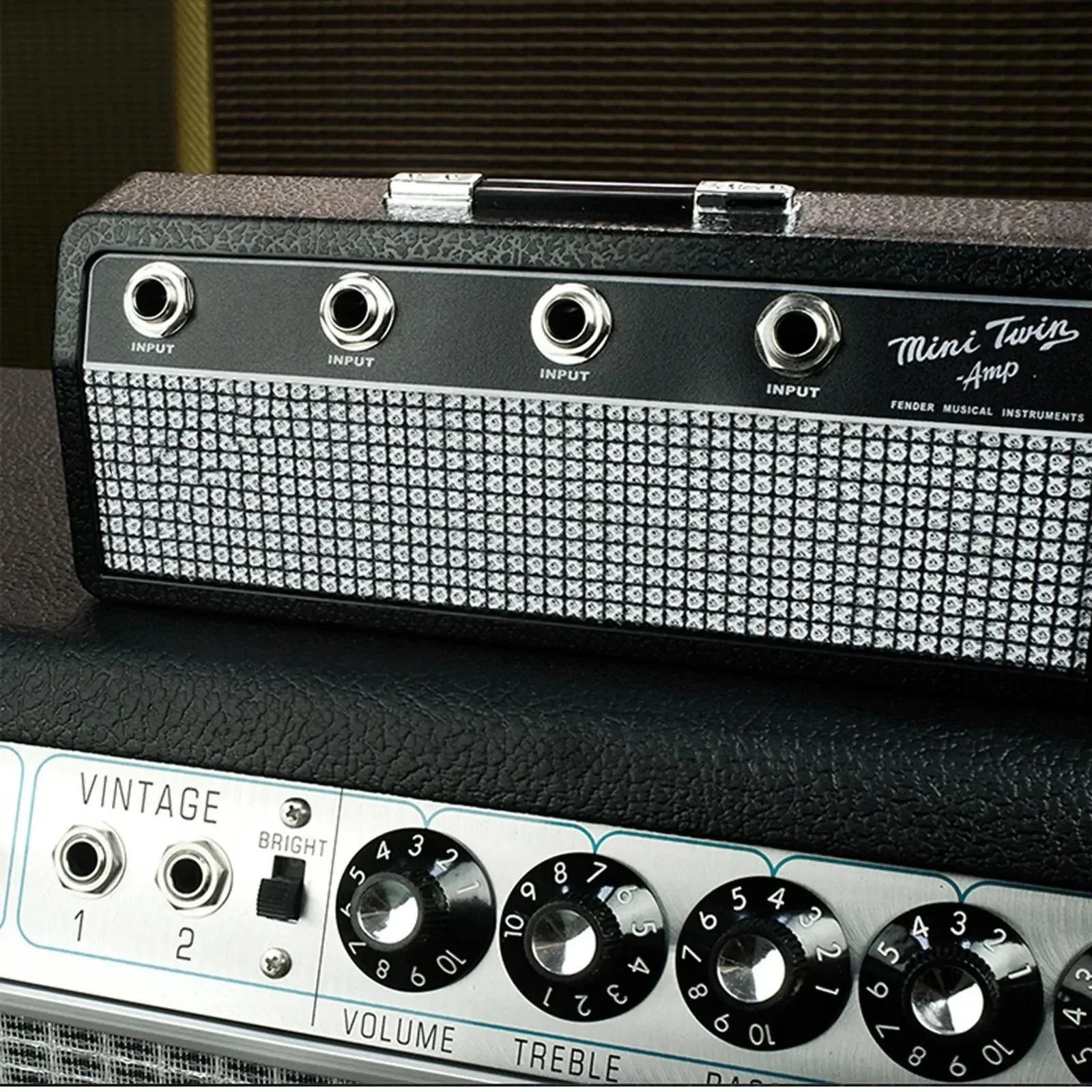 Wall Mounted Classic Radio Keychain Holder - Wholesalus