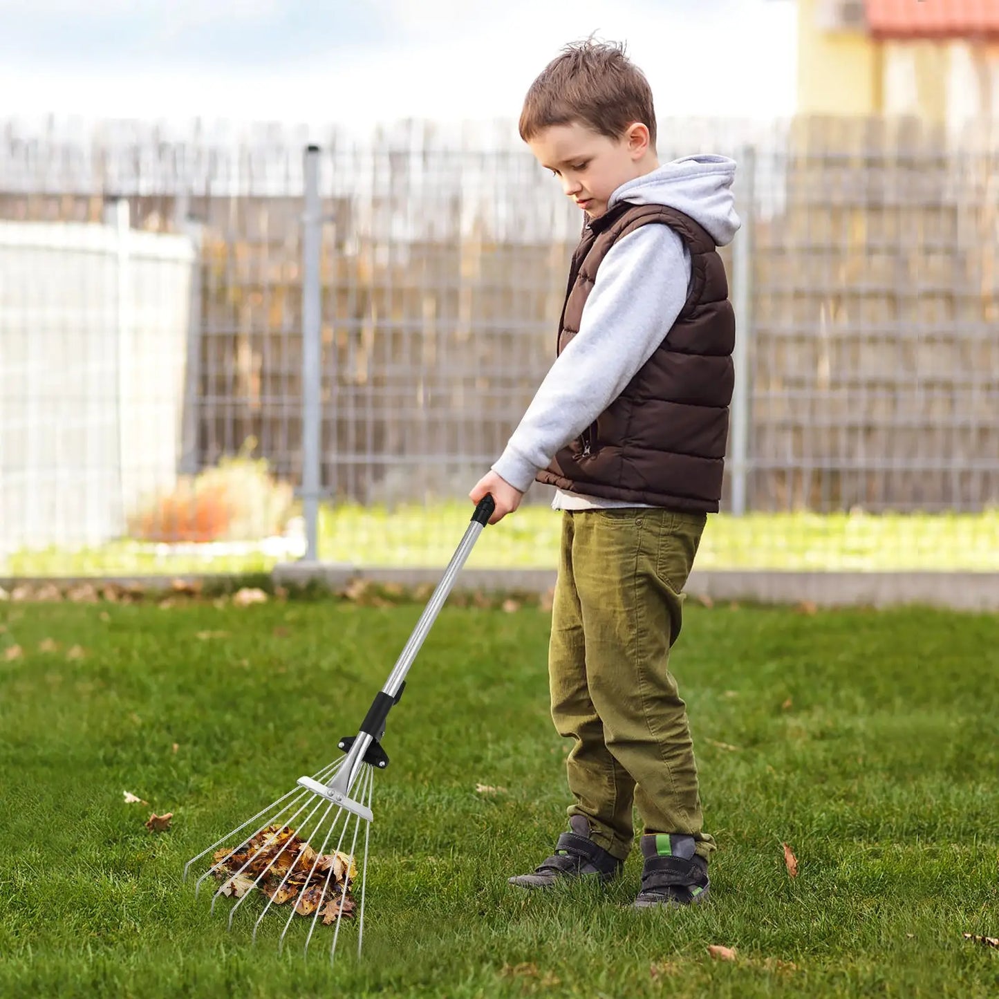 Retractable Garden Rake - Wholesalus