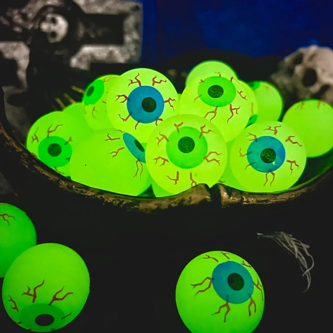 Glowing Halloween Eyeball - Wholesalus