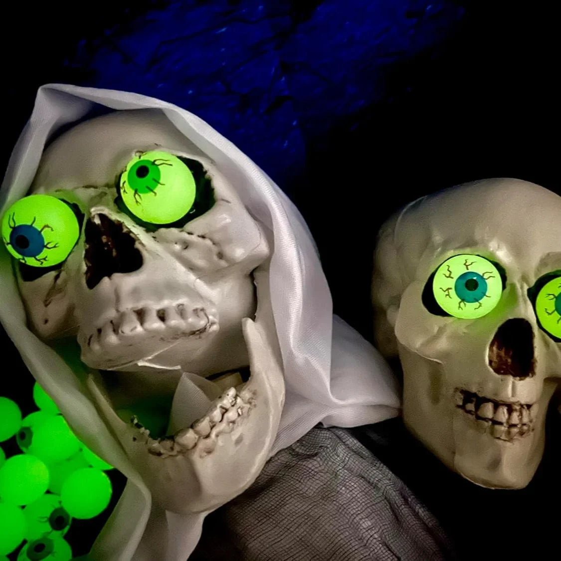 Glowing Halloween Eyeball - Wholesalus