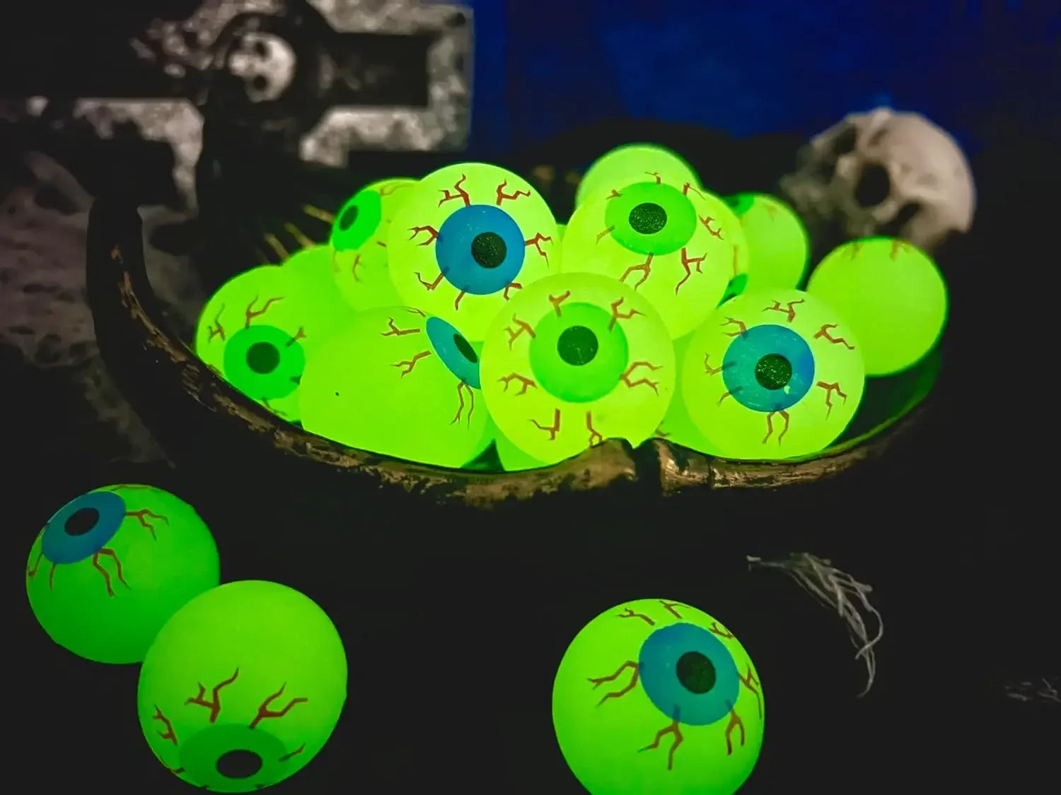 Glowing Halloween Eyeball - Wholesalus