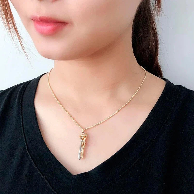 Fashion Hugging Pendant Necklace - Wholesalus