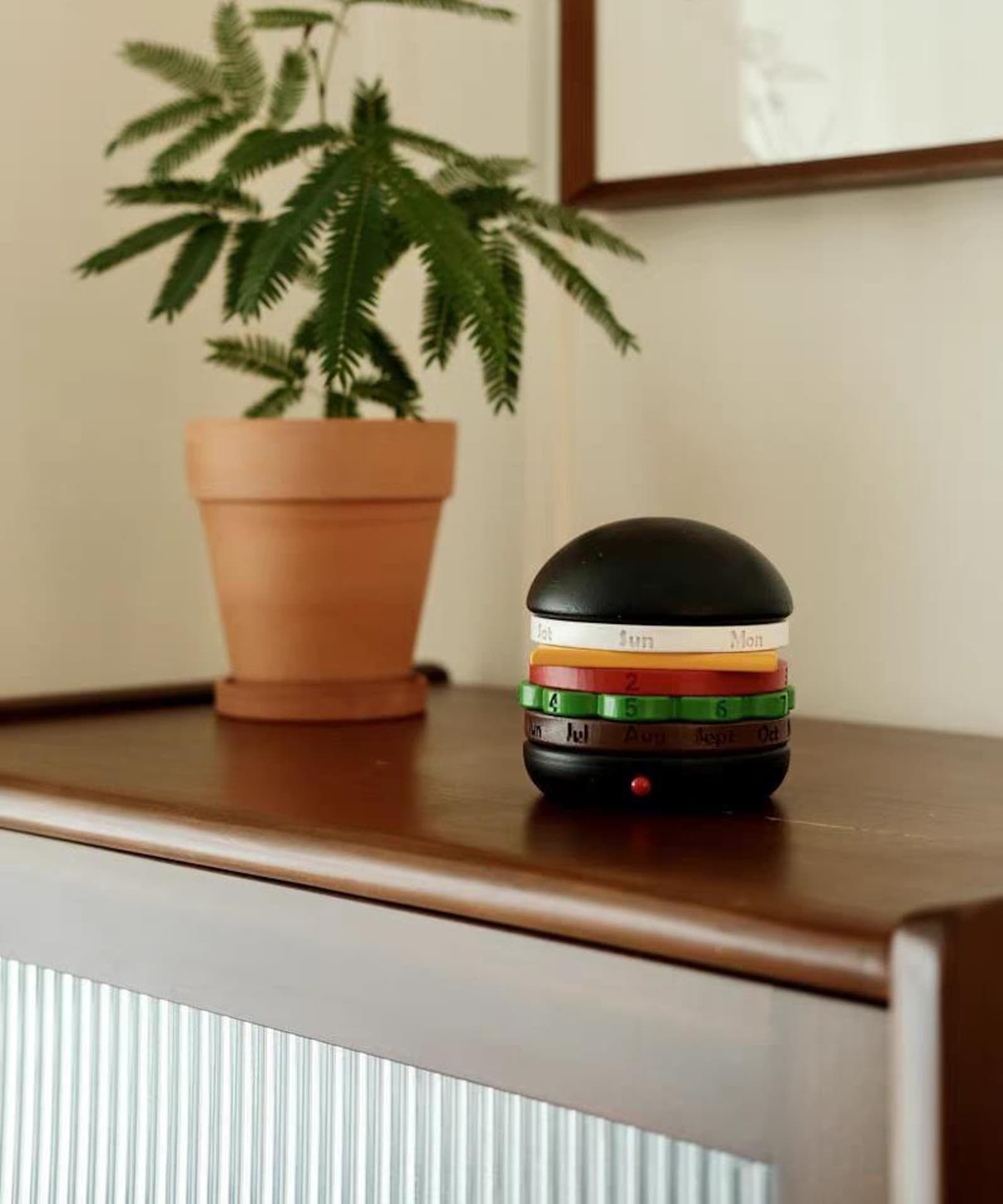 Creative Hamburger Calendar - Wholesalus
